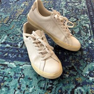 Veja White and Cream Women's Sneakers